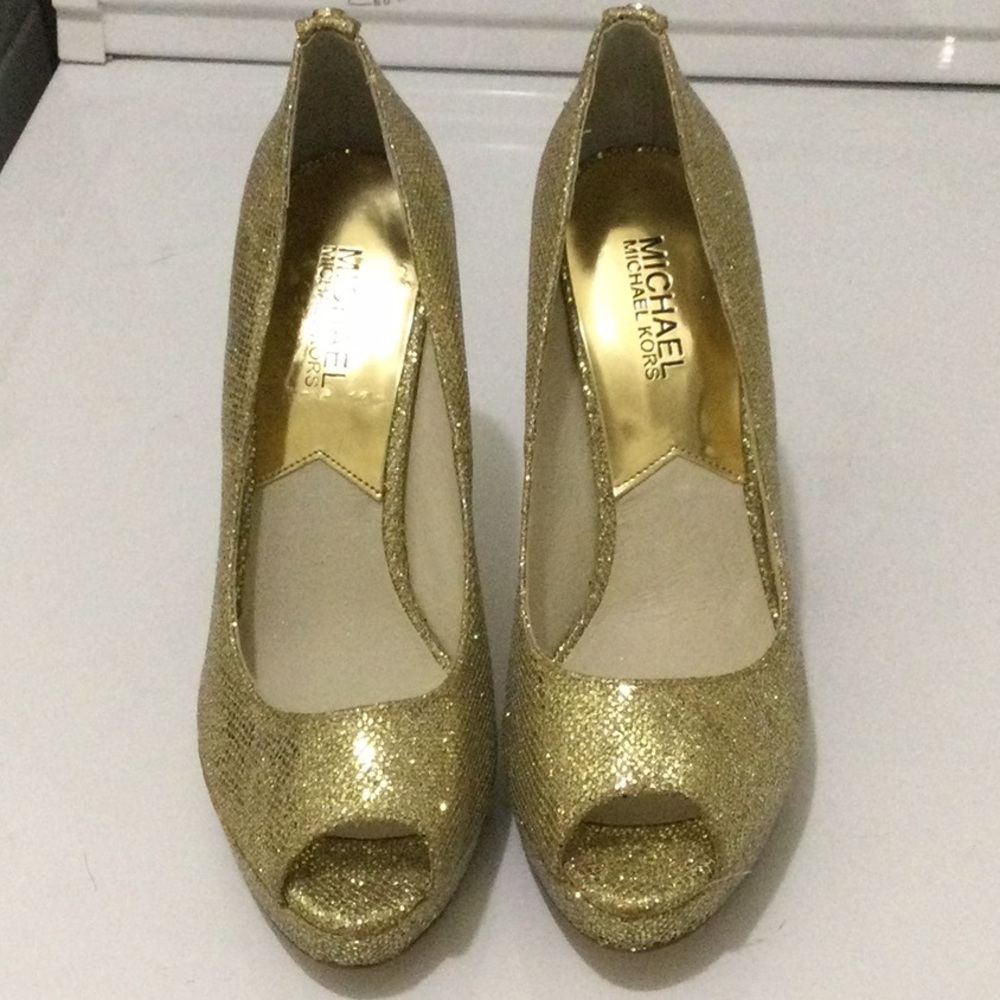 Michael Kors Gold stiletto heels new size 7.1/2